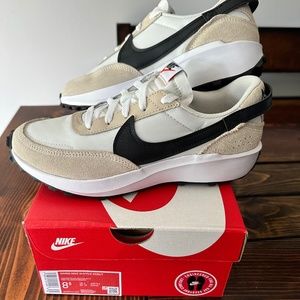 NEW! Nike Waffle Debut size W8.5/M7